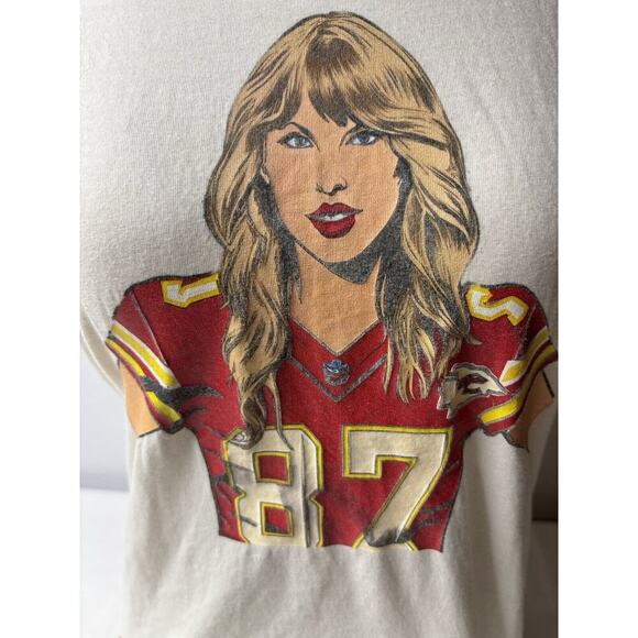 Taylor Swift Graphic Tshirt Chiefs Small - Picture 2 of 4